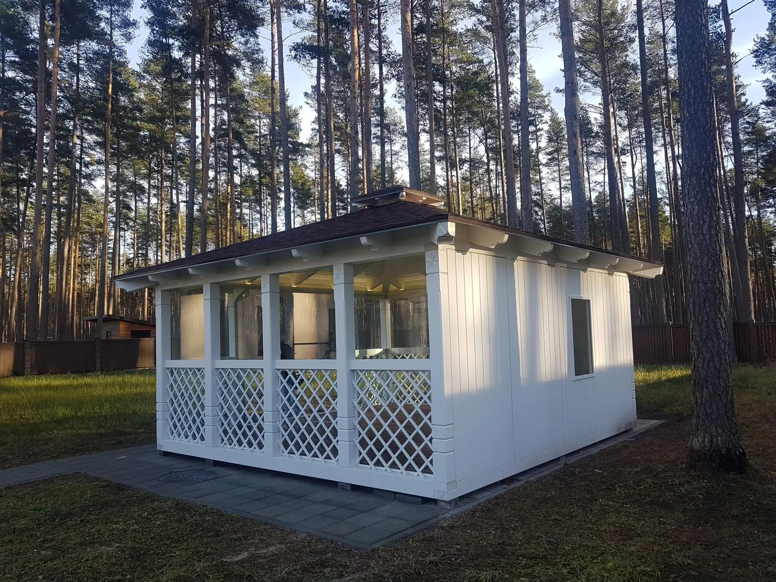 Koka konstrukcijas līdz 30 m² — 5 x 5 m ar stiklojumu